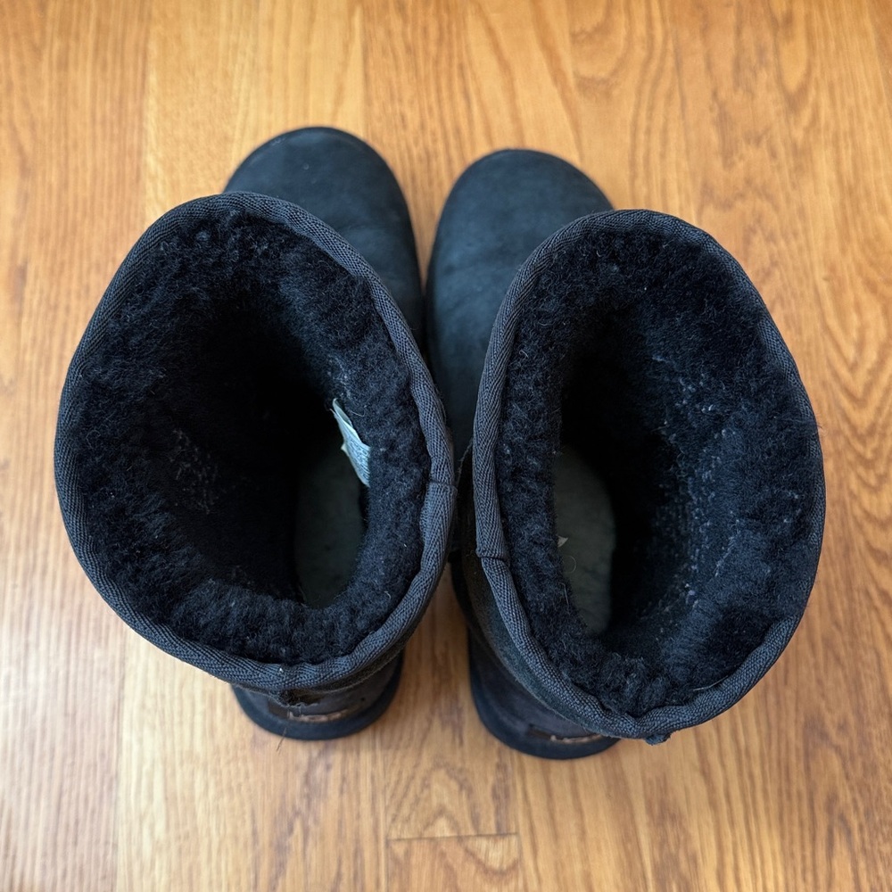 UGG Classic Short Black Pull On Boots Size 9 - Picture 9 of 13